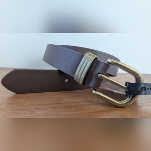 Levis Brown Belt with Gold Buckle Size Medium NWT